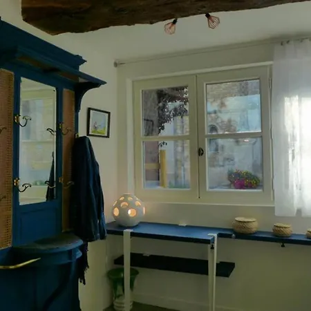La Maison Toute De Travers