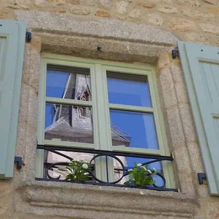 Semesterbostad La Maison Toute De Travers